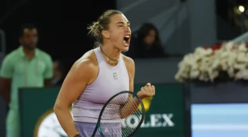 بسبب صرخة غاضبة.. سابالينكا تتحدى قرارات التحكيم وتخسر نقطة في أستراليا المفتوحة